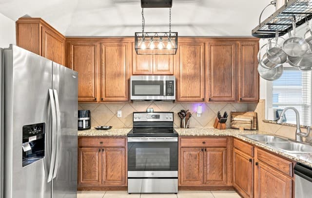 2515  Sunset Bnd, San Antonio, TX 78244 — photo 4