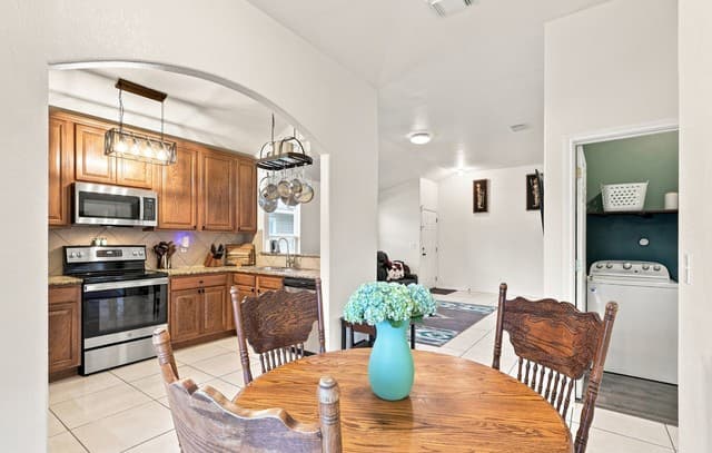 2515  Sunset Bnd, San Antonio, TX 78244 — photo 5