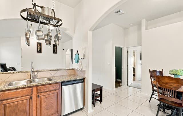 2515  Sunset Bnd, San Antonio, TX 78244 — photo 6