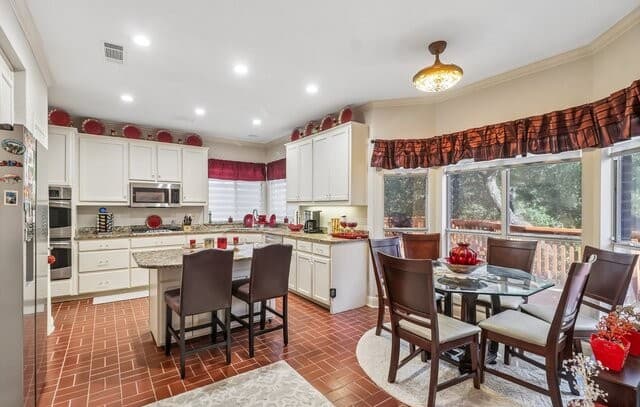 8238  Plum Valley Dr, San Antonio, TX 78255 — photo 10