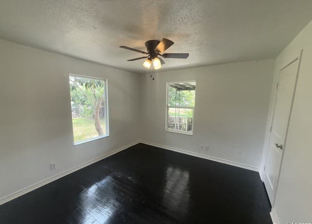 219  Mohawk St, San Antonio, TX 78211 — photo 11