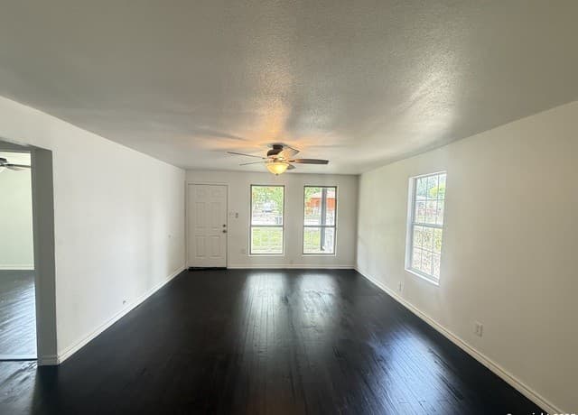 219  Mohawk St, San Antonio, TX 78211 — photo 6