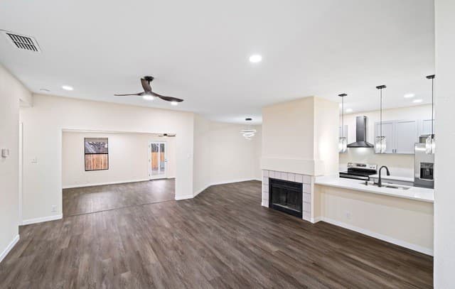 10035  Aztec Vlg, San Antonio, TX 78245 — photo 2