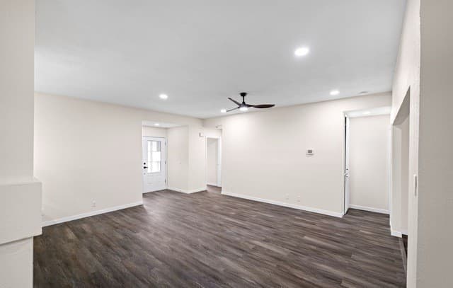 10035  Aztec Vlg, San Antonio, TX 78245 — photo 3