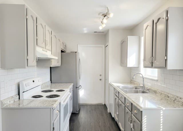 3811  Pipers Crest St, San Antonio, TX 78251 — photo 3