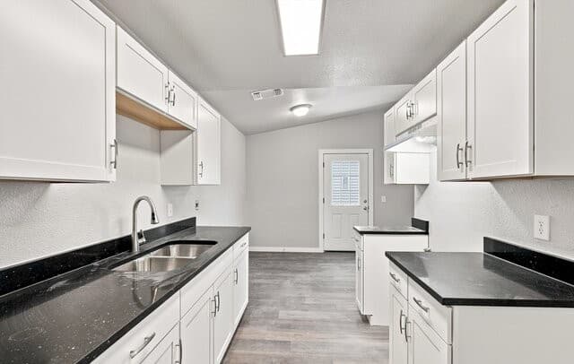 8012  Laurel Bnd, San Antonio, TX 78250 — photo 11