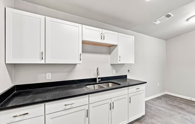 8012  Laurel Bnd, San Antonio, TX 78250 — photo 12