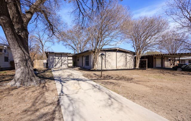 5119  Village Crst