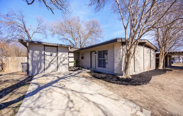 5119  Village Crst, San Antonio, TX 78218 — photo 3
