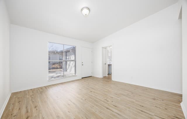 5119  Village Crst, San Antonio, TX 78218 — photo 7