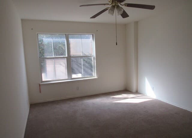 223  Bridle Rdg, San Antonio, TX 78227 — photo 10