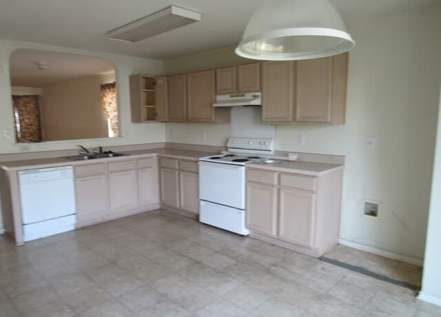223  Bridle Rdg, San Antonio, TX 78227 — photo 6