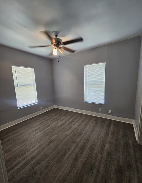 950 Bailey Ave Unit 2