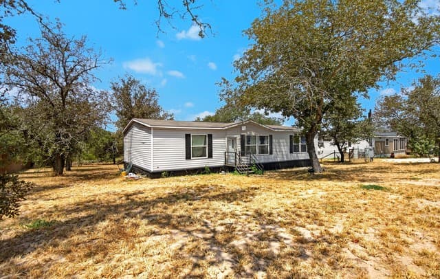 140  Valley View Dr, Poteet, TX 78065 — photo 3