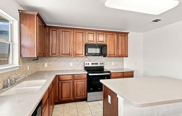 934  MAGNOLIA Summit, San Antonio, TX 78251 — photo 11
