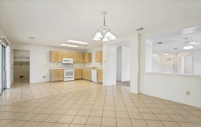 5003  Elk Crk, San Antonio, TX 78251 — photo 3