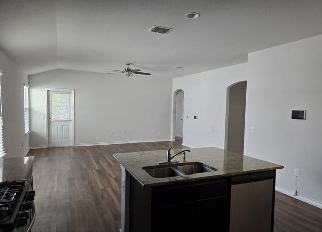 707  Mizuno Way, San Antonio, TX 78221 — photo 7