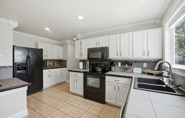 16523  Amberly Ct, Selma, TX 78154 — photo 11