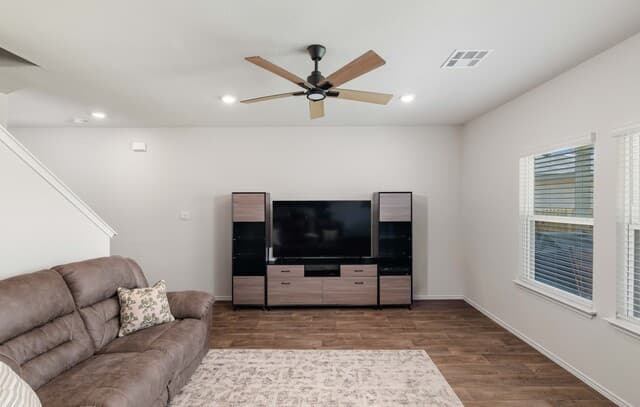 5024  Snap Hook, San Antonio, TX 78261 — photo 4