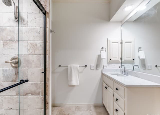 8000 Donore Pl Unit 11, San Antonio, TX 78229 — photo 17