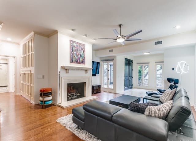 8000 Donore Pl Unit 11, San Antonio, TX 78229 — photo 2