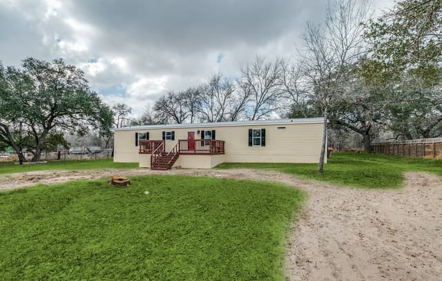 23403  Hickory Pass, San Antonio, TX 78264 — photo 2