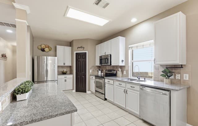 2606  Rio Guadalupe, San Antonio, TX 78259 — photo 5