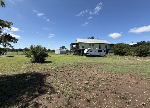 153  Park, Bandera, TX 78003 — photo 3