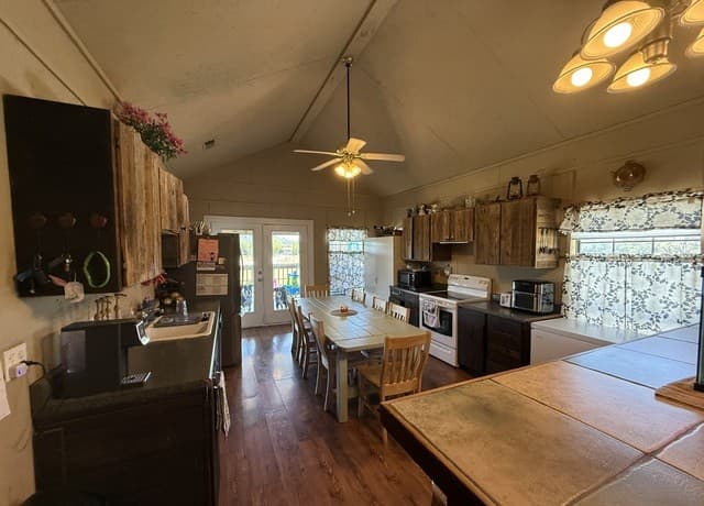 153  Park, Bandera, TX 78003 — photo 8