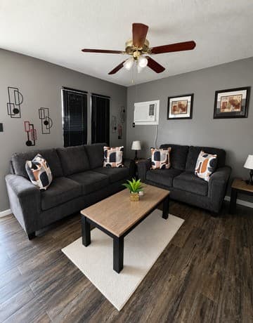 2343  Burnet, San Antonio, TX 78202 — photo 2