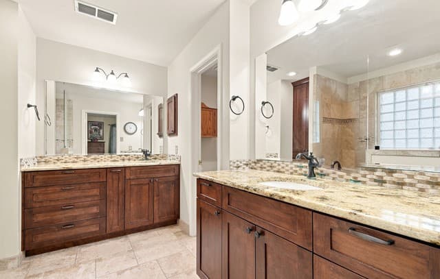8621  Wood Falls, San Antonio, TX 78251 — photo 13