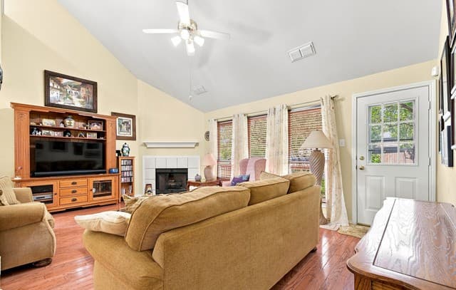 8621  Wood Falls, San Antonio, TX 78251 — photo 3