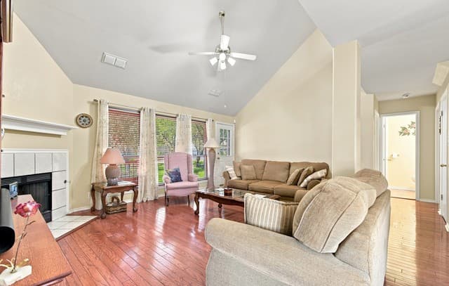 8621  Wood Falls, San Antonio, TX 78251 — photo 4