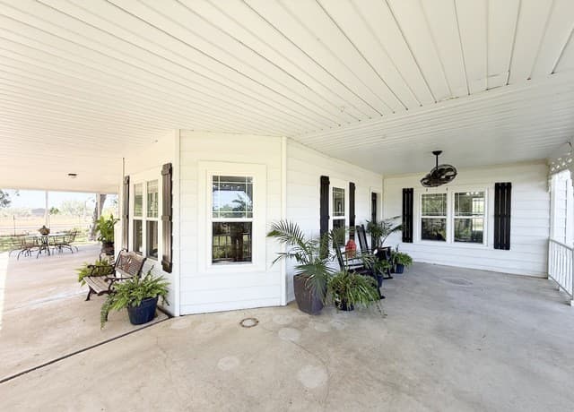 901  Zig Zag Ave, Devine, TX 78016 — photo 11