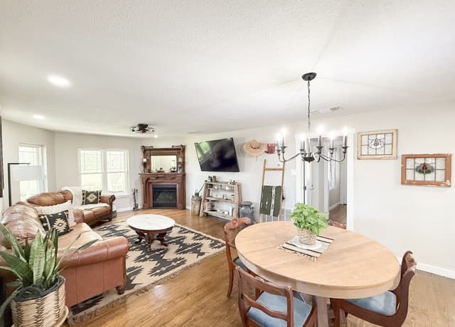 901  Zig Zag Ave, Devine, TX 78016 — photo 15