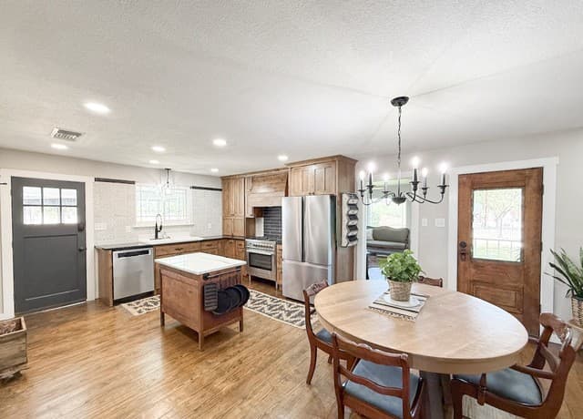 901  Zig Zag Ave, Devine, TX 78016 — photo 18