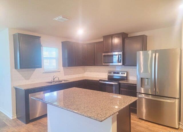 1524 Mossy Jasper