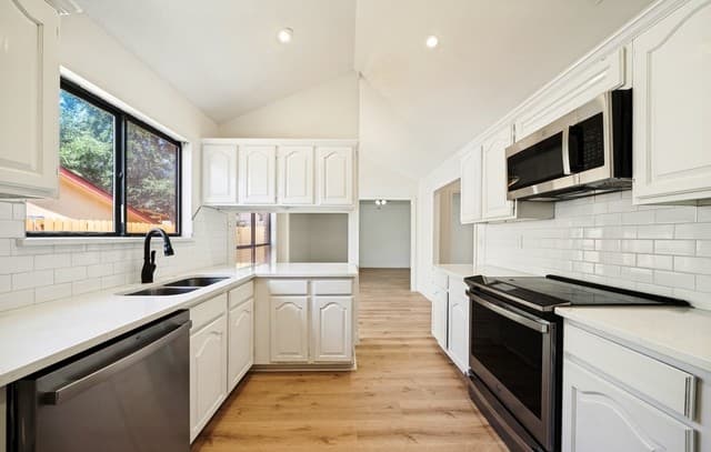 5851  Spring Village St, San Antonio, TX 78247 — photo 15