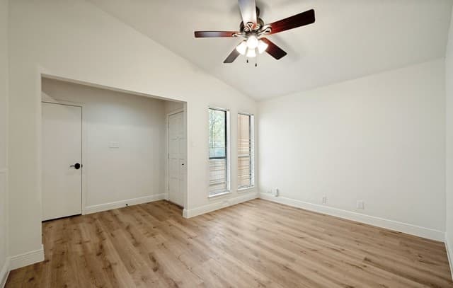 5851  Spring Village St, San Antonio, TX 78247 — photo 3