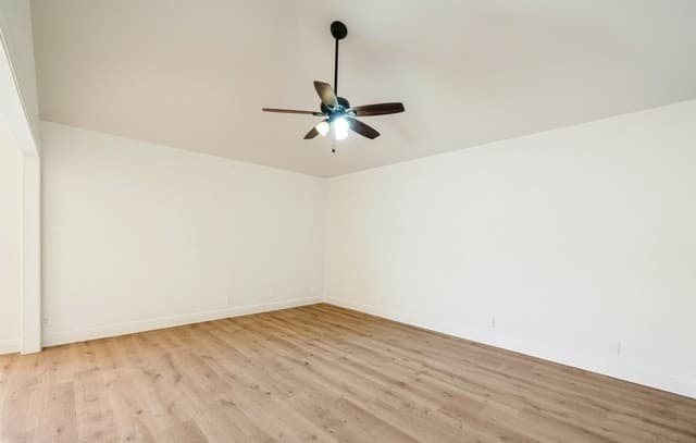 5851  Spring Village St, San Antonio, TX 78247 — photo 9