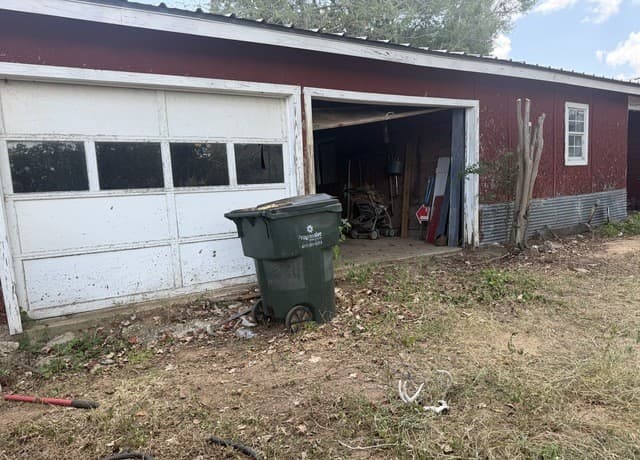 415  Se Main St, Stockdale, TX 78160 — photo 14