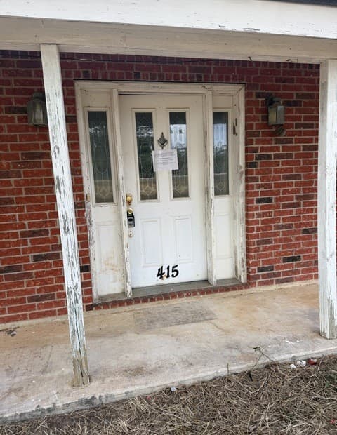 415  Se Main St, Stockdale, TX 78160 — photo 2