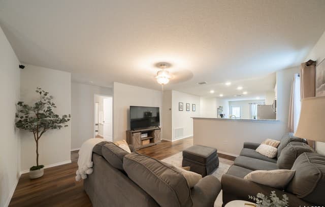 6330  Silver Pegasus, San Antonio, TX 78218 — photo 6