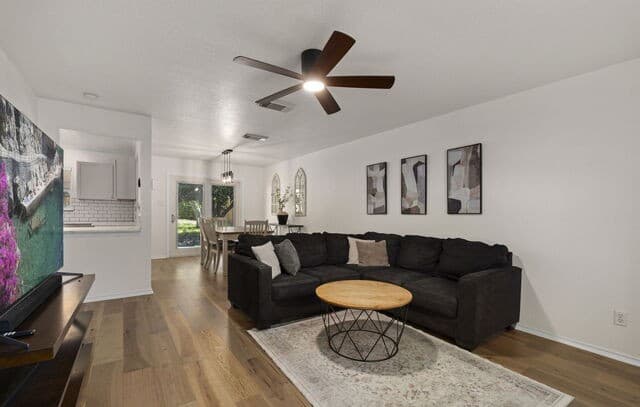 11047  Monahan Park, San Antonio, TX 78254 — photo 6