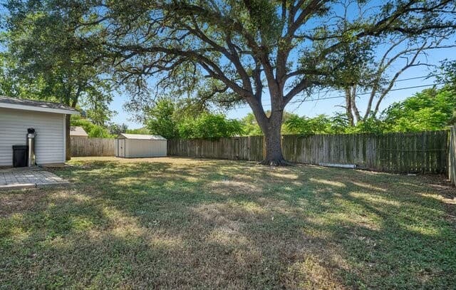 554  Kate Schenck Ave, San Antonio, TX 78223 — photo 18