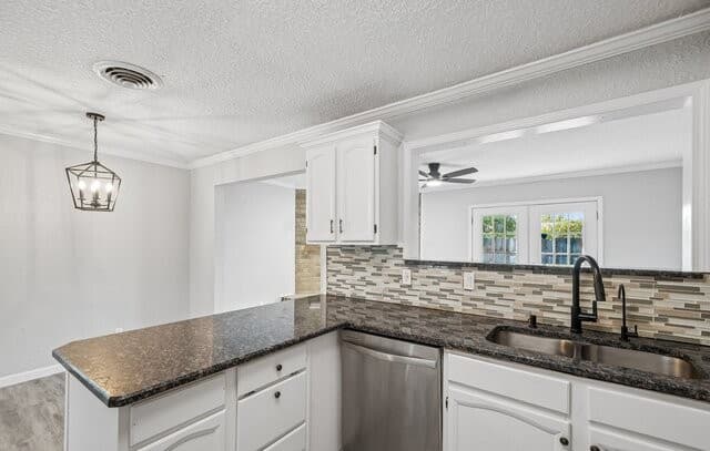 554  Kate Schenck Ave, San Antonio, TX 78223 — photo 8
