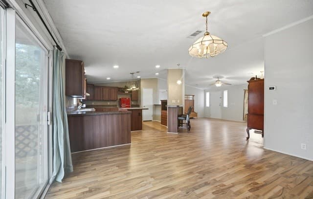 100  Sandy Oak Ln, Stockdale, TX 78160 — photo 9