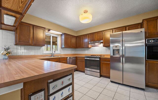 1033 E Live Oak, Schertz, TX 78154 — photo 23