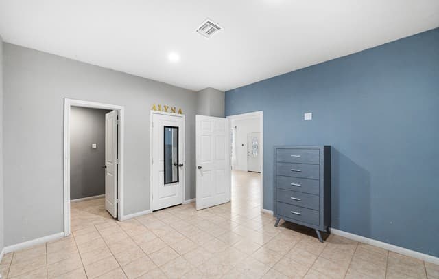22914  Skila Dr, Elmendorf, TX 78112 — photo 7