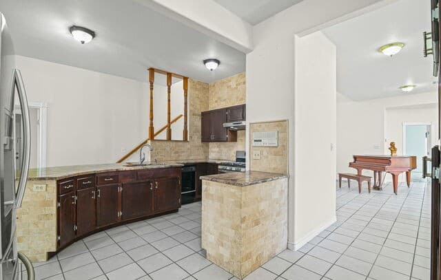 5280  Smith Rd, Von Ormy, TX 78073 — photo 8
